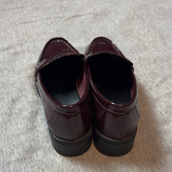 Old Navy Women's Glossy Maroon Loafers - Picture 3 of 9